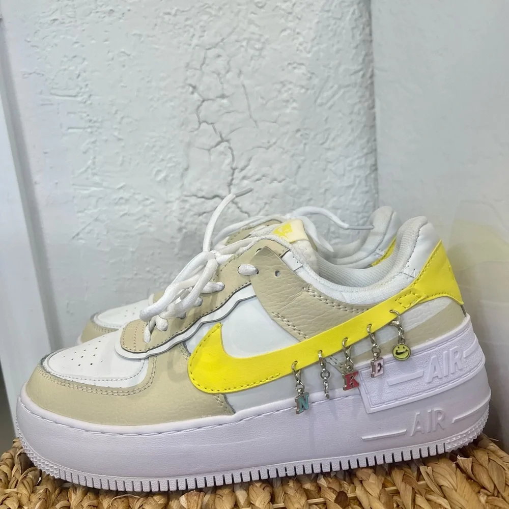 Nike Air Force 1 - Picture 4 of 10